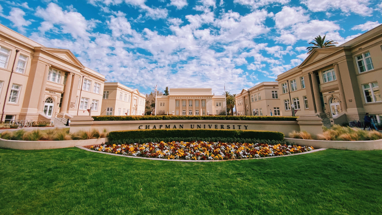 Image ofmemorial Lawn at Chapman Univeisity.